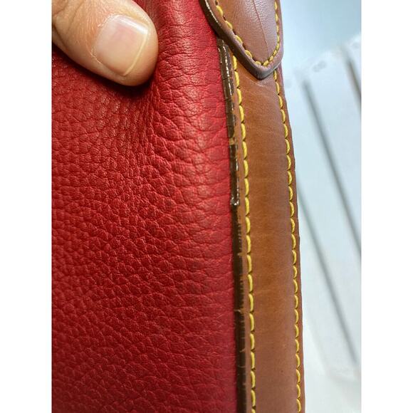 DOONEY & BOURKE, LARGE RED PEBBLED LEATHER SHOULDER BAG - Picture 15 of 16